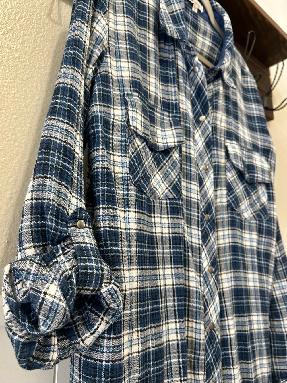 100% Cotton Kut From The Cloth Boylen Flap Pocket Button Down Blue Plaid Shirt - Picture 6 of 9